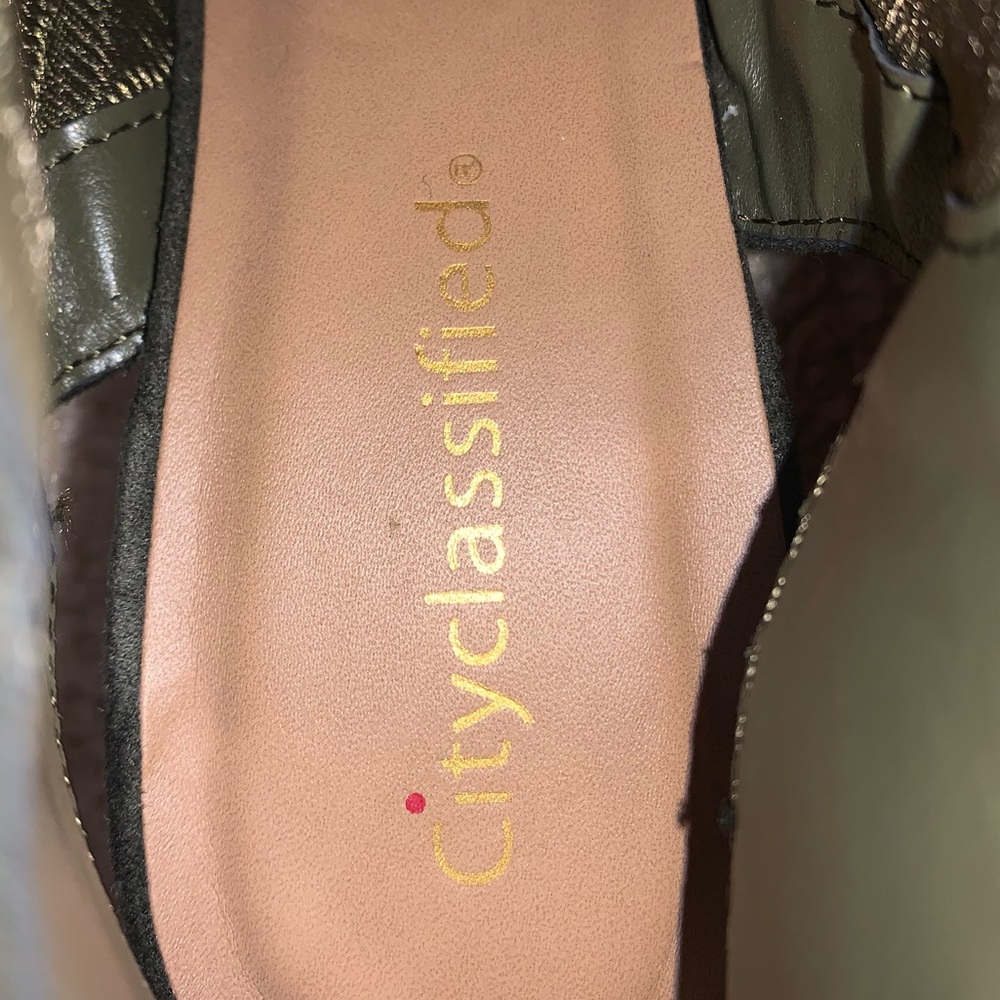 Heels - Picture 3 of 4